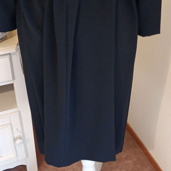 NWT Tahari Elegant Black Morgan Embellished Dress. Pearly. Classic. - Picture 9 of 14